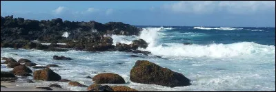 À Molokaï, Damien a créé...