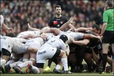 Une équipe de rugby se compose de 15 joueurs.