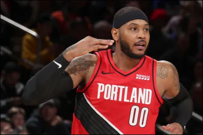 Dans quel sport s'illustre Carmelo Anthony ?