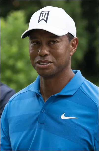 Dans quel sport s'illustre Tiger Woods ?
