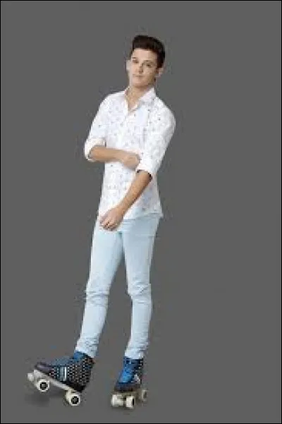 Elle va très vite tomber amoureuse du beau et séduisant :