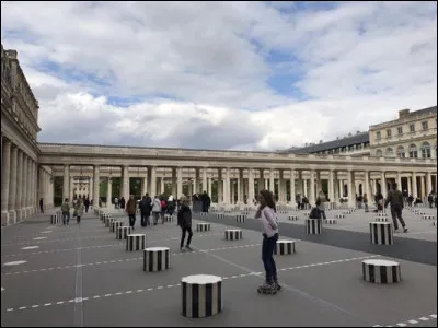 Dans quel arrondissement se trouve le Palais-Royal, à Paris ?