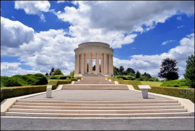 À Montsec en Lorraine, quel est le nom du mémorial érigé après la Seconde Guerre mondiale ?