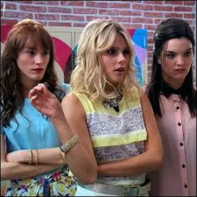 Laquelle de ces filles ne fait pas partie de la bande à Ambre ?