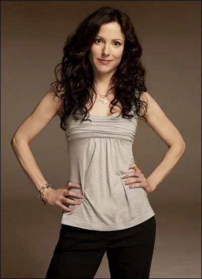 Elle y incarne la petite amie de Josh :