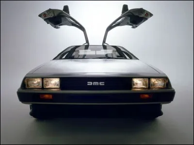 Bien qu'ayant la nationalité américaine, je constate également que vous avez été fabriquée en dehors du sol américain. 
Je suis nul en géographie, aidez-moi et dites-moi où.