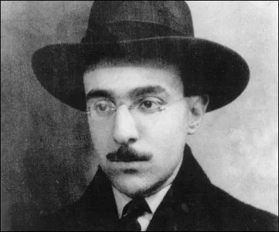 Cet écrivain, considéré comme le plus illustre poète portugais moderne, c'est ... Pessoa