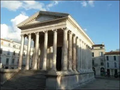 Où pouvez-vous visiter la Maison Carrée ?