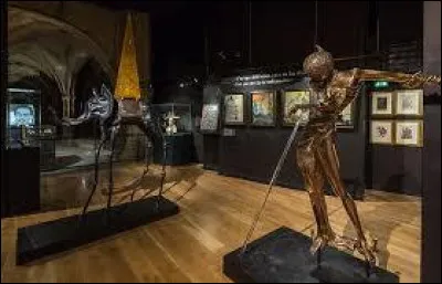 Lequel de ces sites ouverts au public, n'appartient pas au Triangle d'or ?