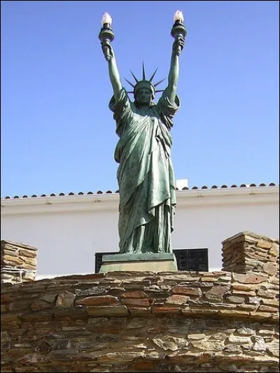 Où est située cette sculpture qu'il a réalisée ?