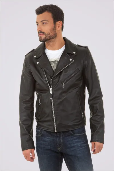 "Géant" est un long-métrage interprété par James Dean.