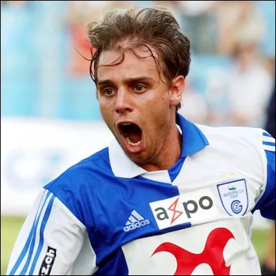 Quelle est la nationalité de celui qui fut la vedette de Grasshopper Zürich au début des années 2000, Richard Nuñez ?