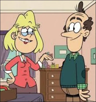 Où travaille la mère de la famille Loud ?