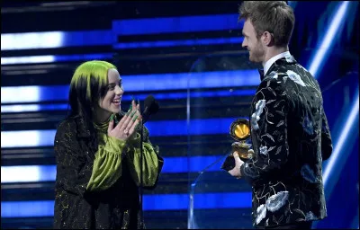 Combien a-t-elle gagné de prix avec son frère ?