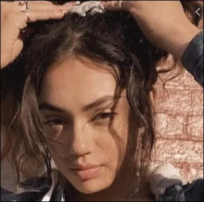 Ses sœurs s'appellent :