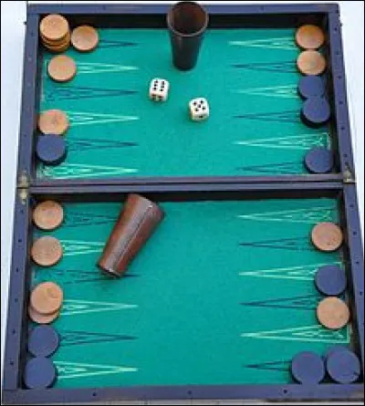 Quel est ce jeu qui consiste à faire effectuer un tour de plateau à tous les jetons dont les mouvements suivent le jet des dés ?