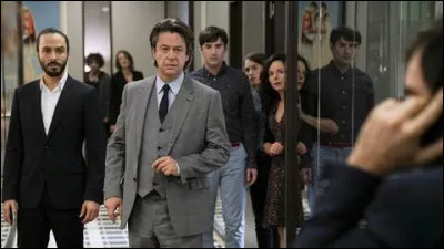 Hicham demande à ses troupes d'aller débaucher un grand acteur français de l'agence Starmédia. Mais quel grand acteur ?