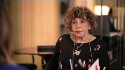 Avec laquelle de ces stars, Arlette vit-elle une histoire d'amour ?