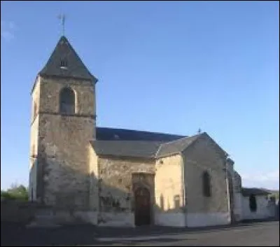 Nous sommes en Auvergne-Rhône-Alpes devant l'église de Saint-Mary-le-Plain. Commune de l'arrondissement de Saint-Flour, aux confins des monts du Cézallier et de la Margeride, elle se situe dans le département ...