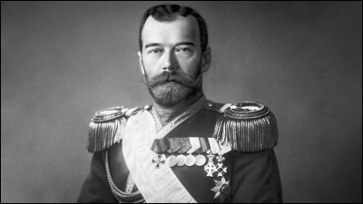 En faveur de qui le tsar Nicolas II abdique-t-il ?