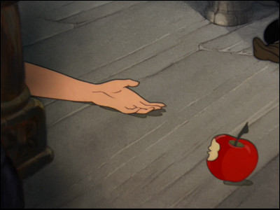 Quelle princesse est morte en croquant dans une pomme empoisonnée ?
