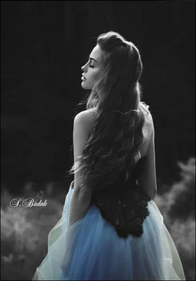 Dans le titre de son livre comment était la petite robe de Christian Bobin ?