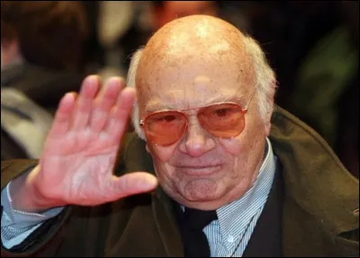 Ce cinéaste italien, qui a réalisé "Main basse sur la ville", "Cadavres exquis", "Le Christ s'est arrêté à Eboli", c'est ... Rosi.