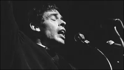 Dans quelle chanson de Jacques Brel ''Y a des marins qui boivent'' ?