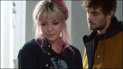 Avec qui sort-elle ?