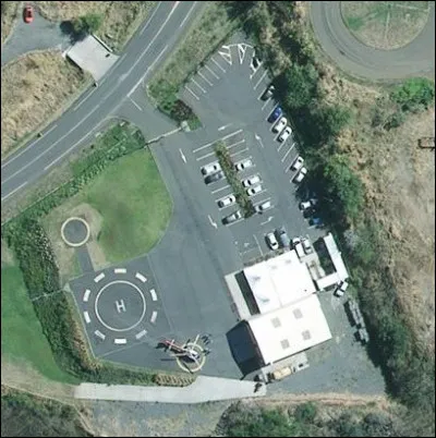 À quelques mètres de là, ce site abrite un hélicoptère et son équipage. Dans quelle région se trouve-t-il ?