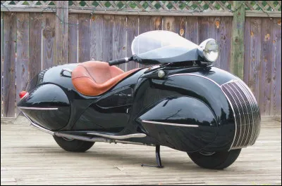 De quelle marque est cette moto de 1930 ?