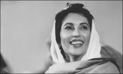 Au Pakistan, Benazir Bhutto a été :