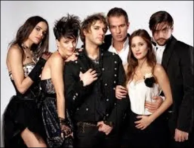 Qui chantait ces paroles : 
"Allez viens
C'est bientôt la fin
De ce monde
Qui n'entend rien" ?