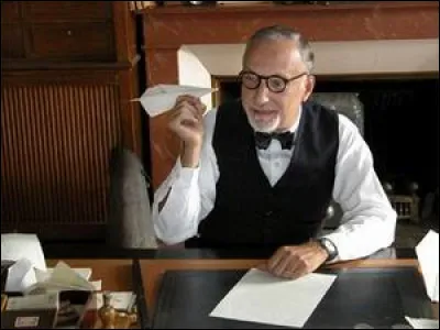 Comment s'appelle le directeur ?