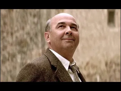 Quel métier faisait Clément Mathieu avant de se retrouver sans emploi ce qui amène à travailler dans l'internat ?