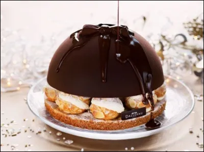 Des choux craquants, garnis de glace, sous un torrent de chocolat, je défaille !
