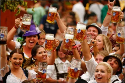 Dans quelle ville allemande a lieu chaque année la fête de la bière (L'Oktoberfest) ?