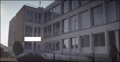 Quel est le nom de la clinique où se rendent Alice et Fred ?