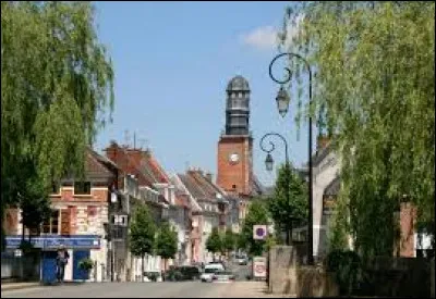 Ville picarde de 6000 habitants, située sur l'Authie, aux limites de l'Artois :