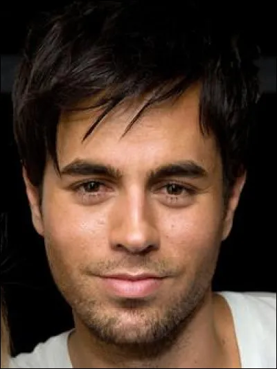 Qui est cet Enrique, compositeur et chanteur de pop espagnol ?
