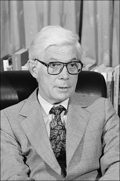 En 1980, John B. Anderson se présente comme candidat indépendant : il ne remporte aucun État, et obtient...