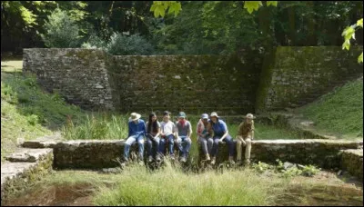 Qui venait régulièrement, au XIXe siècle, se laver les seins dans la fontaine St Pierre ?