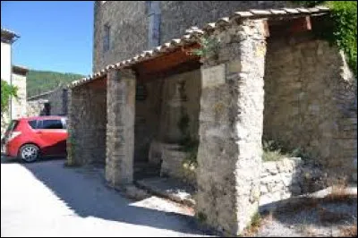 Commune d'Auvergne-Rhône-Alpes, dans l'arrondissement de Nyons, Aubres se situe dans le département ...