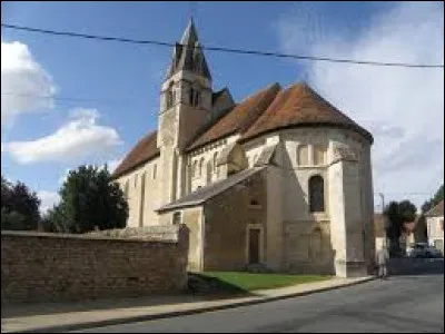 Vous avez sur cette image l'église Saint-Éloi de Chalivoy-Milon. Commune Berrichonne, elle se situe en région ...