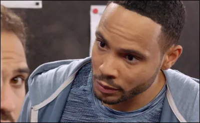 Comment s'appelle le coach de Maxime ?