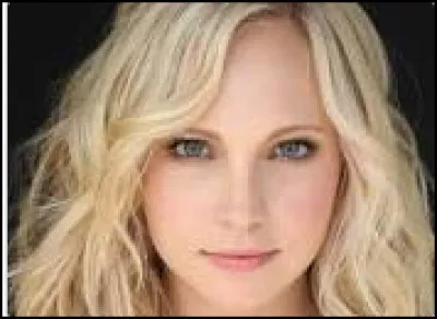 Dans quelle saison Caroline rompt-elle avec Tyler ?