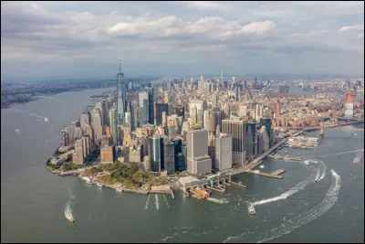 À quel écrivain américain doit-on le roman "Manhattan Transfer" ?