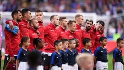 Combien y a-t-il d'aigles sur le drapeau albanais ?