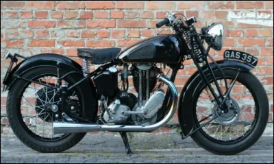 Quelle est cette moto de 1939 ?