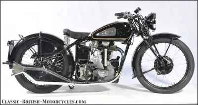 De quelle marque est cette moto de 1946 ?